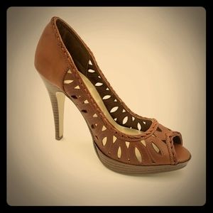 DELICIOUS HOT Brown Heels with Vintage Flair